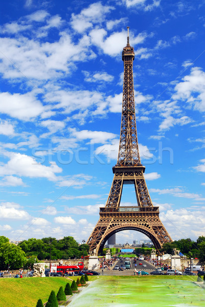 [[stock_photo]]: Tour · Eiffel · ciel · bleu · Paris · France · nuages · bâtiment