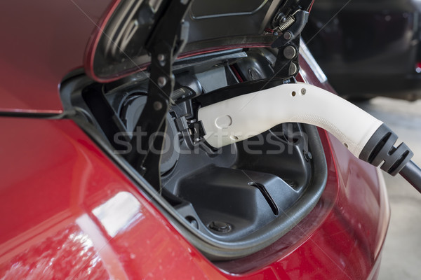Samochód elektryczny garaż domu czerwony elektrycznej Zdjęcia stock © elenaphoto