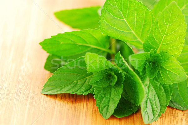 Foto stock: Frescos · menta · verde · tabla · de · cortar · primer · plano · alimentos