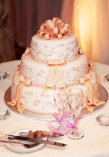 Wedding cake tre champagne occhiali tavola wedding Foto d'archivio © elenaphoto