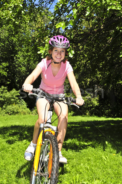 Stockfoto: Tienermeisje · fiets · portret · paardrijden · zomer · park