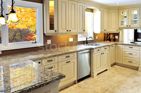 Modern interior bucatarie lux granit proiect acasă Imagine de stoc © elenaphoto