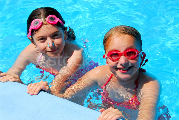 Foto stock: Meninas · crianças · piscina · dois · piscina