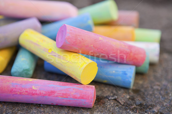 Coloré crayons extérieur dessin rose [[stock_photo]] © ElinaManninen