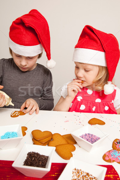 Dziewcząt piernik cookie christmas znajomych Zdjęcia stock © ElinaManninen