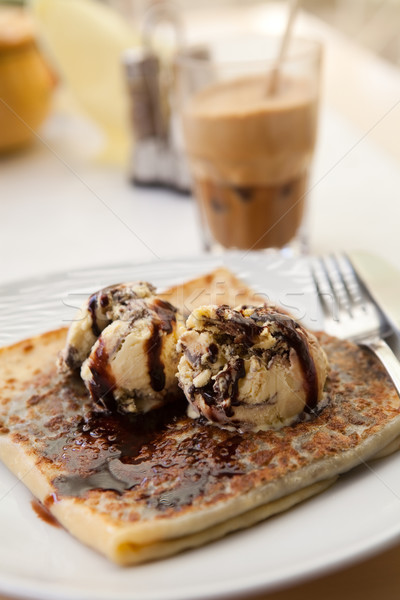 Stockfoto: Zoete · crêpe · ijs · heerlijk · chocolade · saus