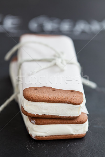 Foto stock: Sorvete · biscoitos · dois · baunilha · branco