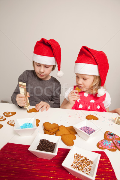 Dziewcząt piernik cookie christmas znajomych Zdjęcia stock © ElinaManninen