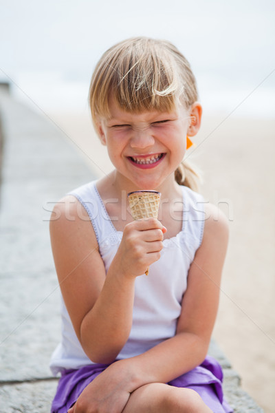 Foto stock: Menina · sorvete · praia · jovem · bonitinho · sorridente