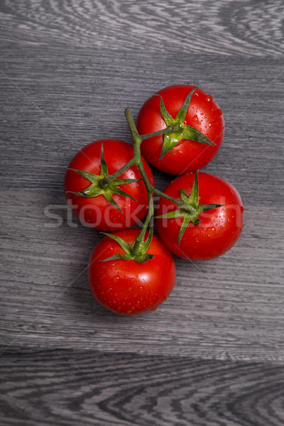 Foto stock: Frescos · sabroso · tomates · gris · mesa · hoja