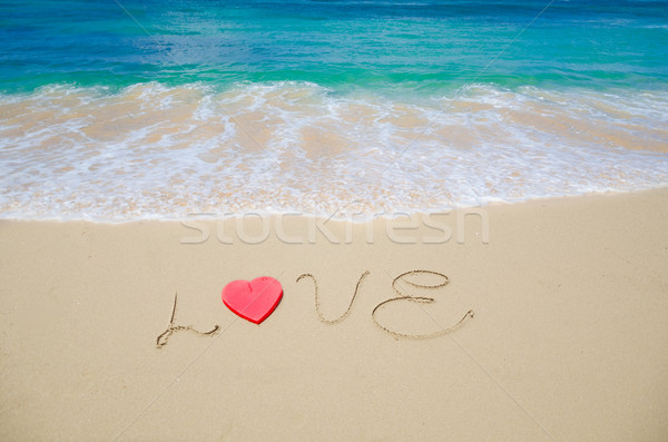 Kelime sevmek plaj kırmızı kalp şekli Stok fotoğraf © EllenSmile