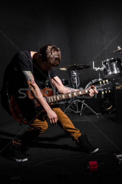 [[stock_photo]]: Homme · guitare · concert · musique · fête · fond