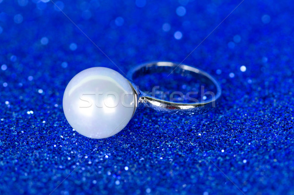 Bijoux anneau bleu fond chaîne diamant [[stock_photo]] © Elnur