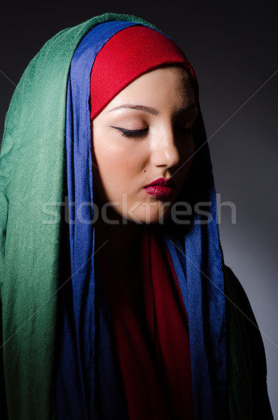 肖像 年輕女子 頭巾 女子 快樂 時尚 商業照片 © Elnur
