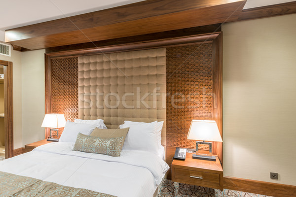 Moderno quarto de hotel grande cama casa projeto Foto stock © Elnur