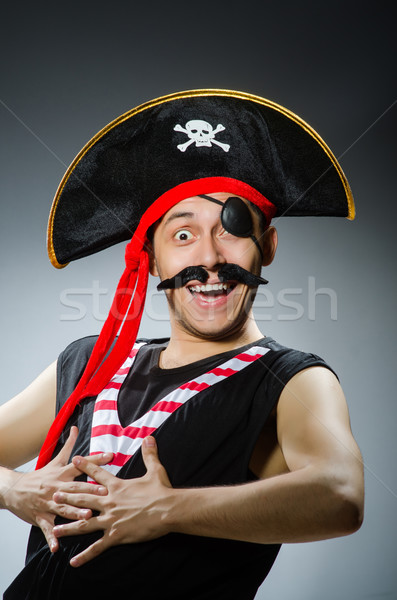 商业照片: 滑稽 · 海盗 · 黑暗 · 工作室 ·手· 黑色 / funny