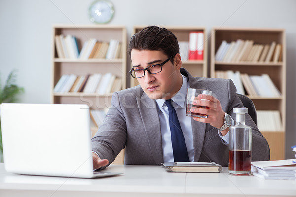 Empresário potável escritório negócio vinho homem Foto stock © Elnur