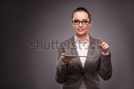 Serios femeie de afaceri izolat alb femeie birou Imagine de stoc © Elnur