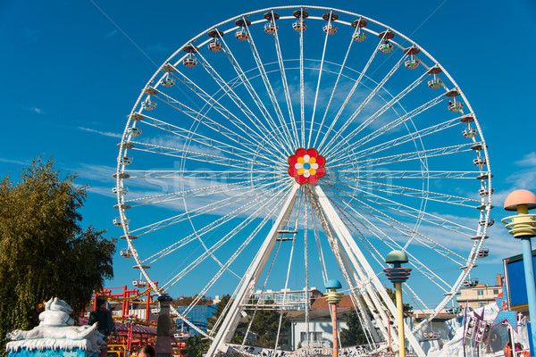 Grande roue divertissement centre ciel fond Voyage Photo stock © Elnur