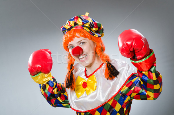 商业照片: 小丑 · 拳击手套 · 孤立 ·白·框· 伤心