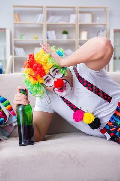 Foto stock: Bêbado · palhaço · festa · casa · sorrir