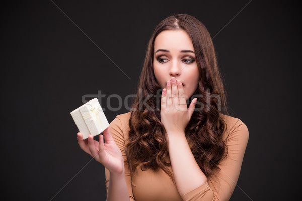 Stockfoto: Jonge · vrouw · huwelijk · voorstel · handen · bruiloft · verjaardag