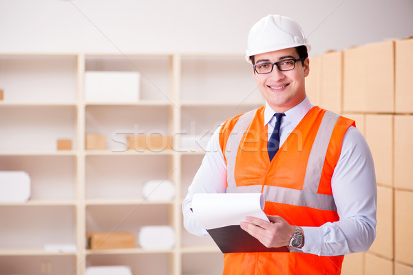 Uomo lavoro pacchetto consegna servizio ufficio Foto d'archivio © Elnur