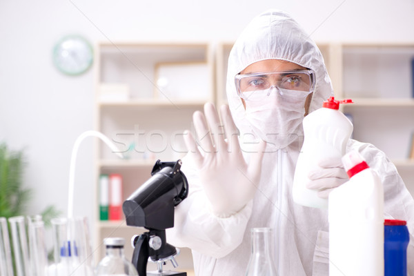 Chemik jakości łazienka człowiek medycznych Zdjęcia stock © Elnur