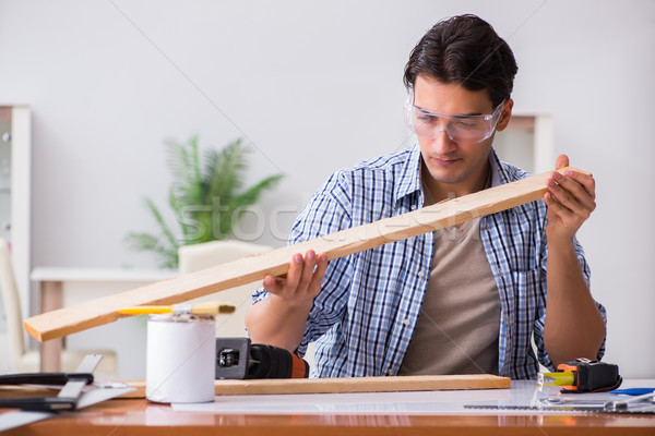 Jonge man hobby oog man hout bouw Stockfoto © Elnur