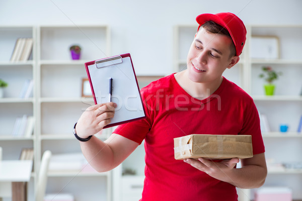 Foto stock: Post · hombre · paquete · paquete · negocios · papel