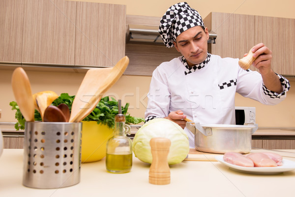 Foto d'archivio: Giovani · chef · lavoro · cucina · felice · pollo