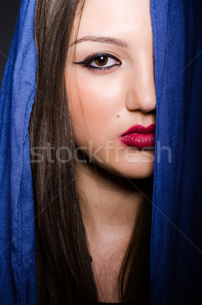 穆斯林 女子 頭巾 時尚 快樂 背景 商業照片 © Elnur