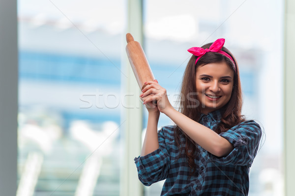 Stock foto: Frau · Nudelholz · Küche · Mädchen · Essen · Gesicht