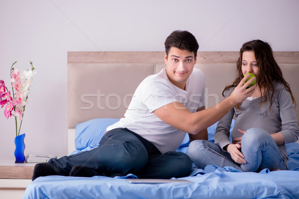 Jeunes famille enceintes femme femme [[stock_photo]] © Elnur