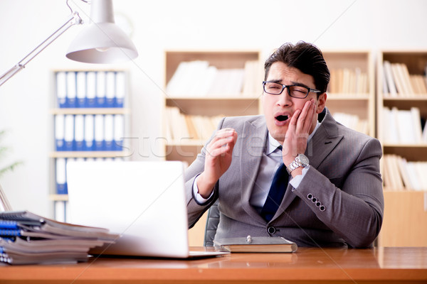 Krank Geschäftsmann Büro Gesicht Arbeit medizinischen Stock foto © Elnur