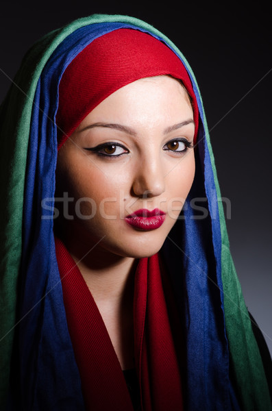肖像 年輕女子 頭巾 女子 快樂 時尚 商業照片 © Elnur