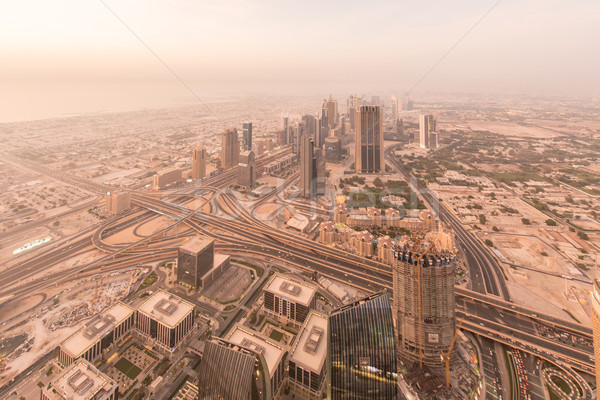 Panoramă noapte Dubai afaceri birou construcţie Imagine de stoc © Elnur