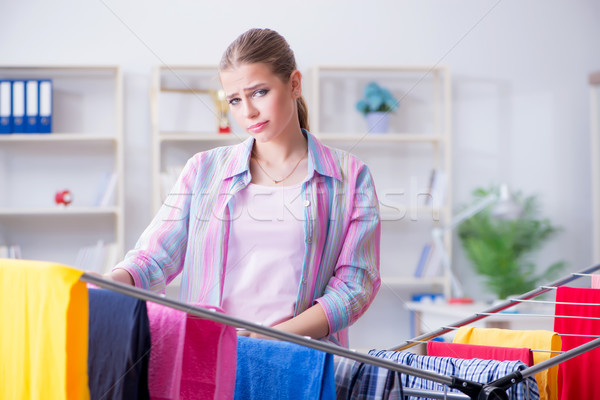 Moe depressief huisvrouw wasserij vrouw gelukkig Stockfoto © Elnur