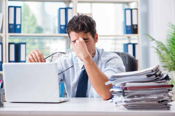 Foto stock: Cansado · esgotado · empresário · sessão · escritório · trabalhar