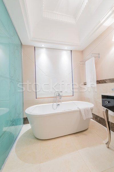 Moderno bagno interni vasca da bagno vetro salute Foto d'archivio © Elnur