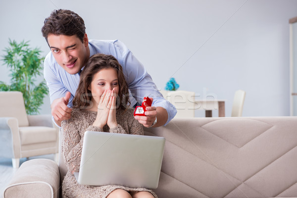 Foto stock: Romántica · hombre · matrimonio · propuesta · oficina