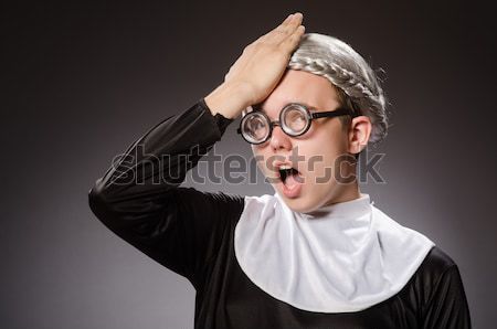 Foto stock: Freira · arma · curta · isolado · branco · mulher · menina