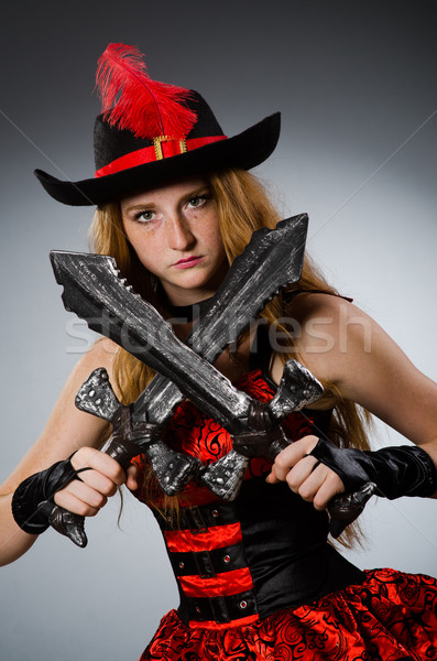 Stockfoto: Vrouw · piraat · scherp · wapen · zwarte · hoed