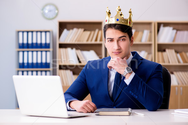 König Geschäftsmann arbeiten Büro Lächeln glücklich Stock foto © Elnur