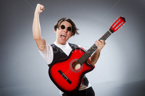 Divertente chitarrista musicale musica uomo chitarra Foto d'archivio © Elnur