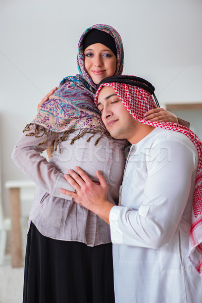 молодые арабских мусульманских семьи беременна жена Сток-фото © Elnur