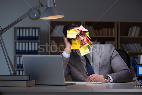 Biznesmen późno na zewnątrz pracy notebooka stres Zdjęcia stock © Elnur