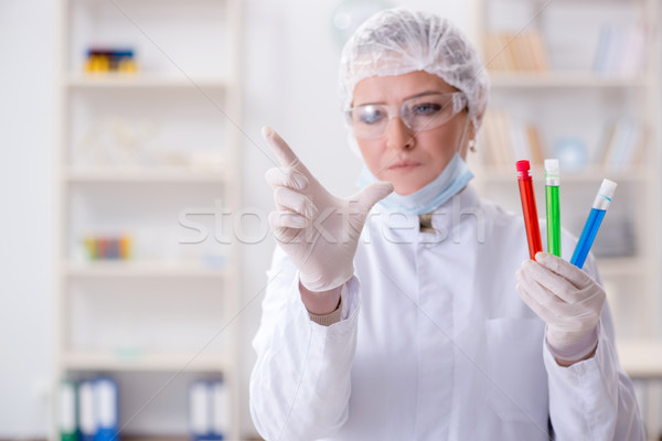 Stock foto: Frau · Chemiker · Taste · Labor