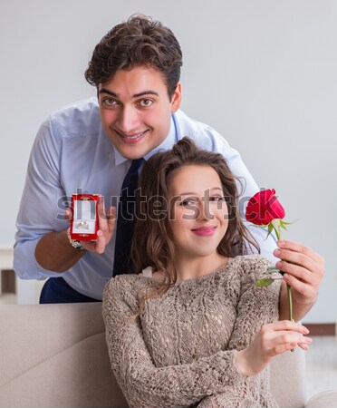 Romantische man huwelijk voorstel bloem Stockfoto © Elnur
