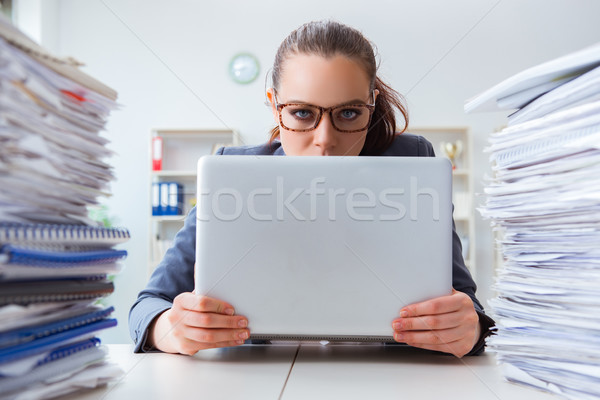 Stockfoto: Moe · zakenvrouw · papierwerk · vrouw · kantoor · triest